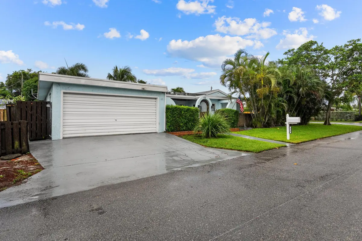 Front of the house at 518 Minnesota Street, Lantana