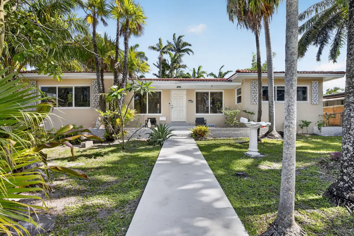 1-web-or-mls-_A7A1458 at 742 Hollywood Boulevard, Hollywood
