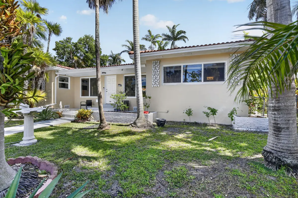 3-web-or-mls-_A7A1468 at 742 Hollywood Boulevard, Hollywood