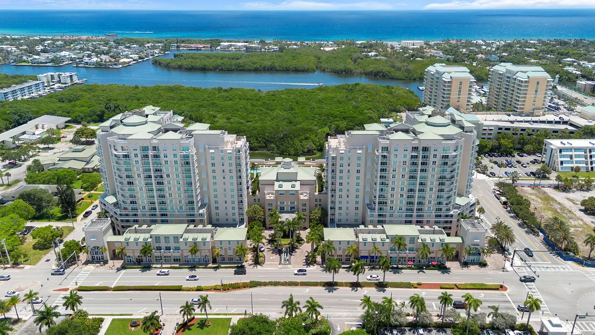 Front Overview at 450 N Federal Highway 905, Boynton Beach