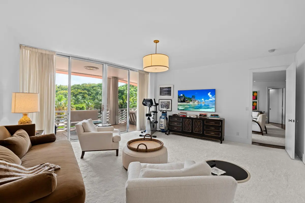 11-web-or-mls-A7405762 at 315 S Lake Drive 3d, Palm Beach