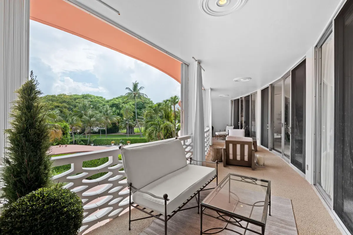 30-web-or-mls-A7405701 at 315 S Lake Drive 3d, Palm Beach