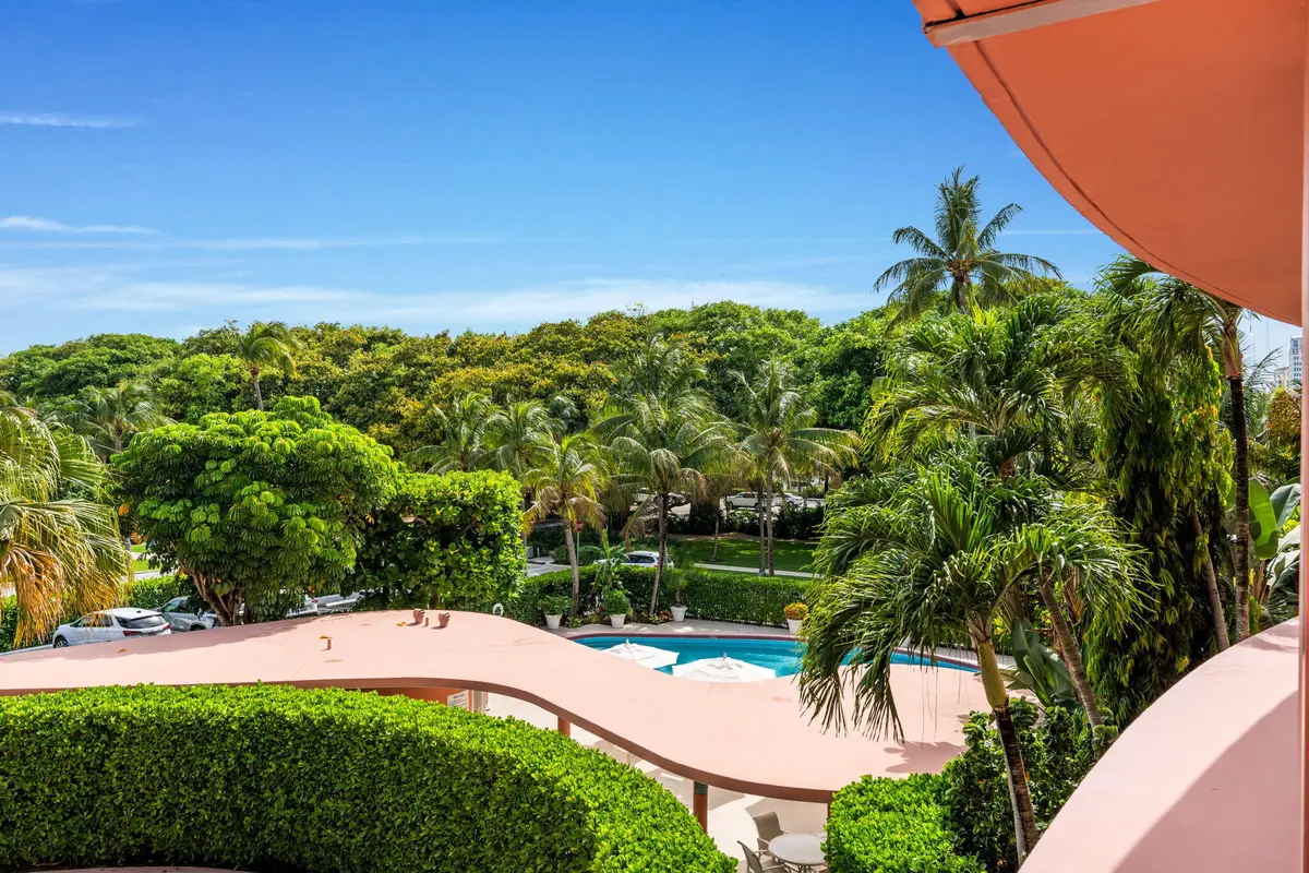 45-web-or-mls-A7405711 at 315 S Lake Drive 3d, Palm Beach