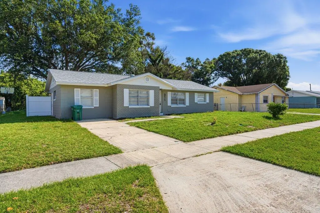 DSC09374.jpg-SMALL at 311 Essex Drive, Fort Pierce