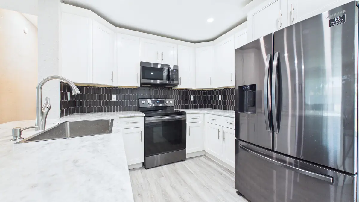 CAM06286G6-PR0024-STILL009 at 1485 SW 47th Terrace, Fort Lauderdale