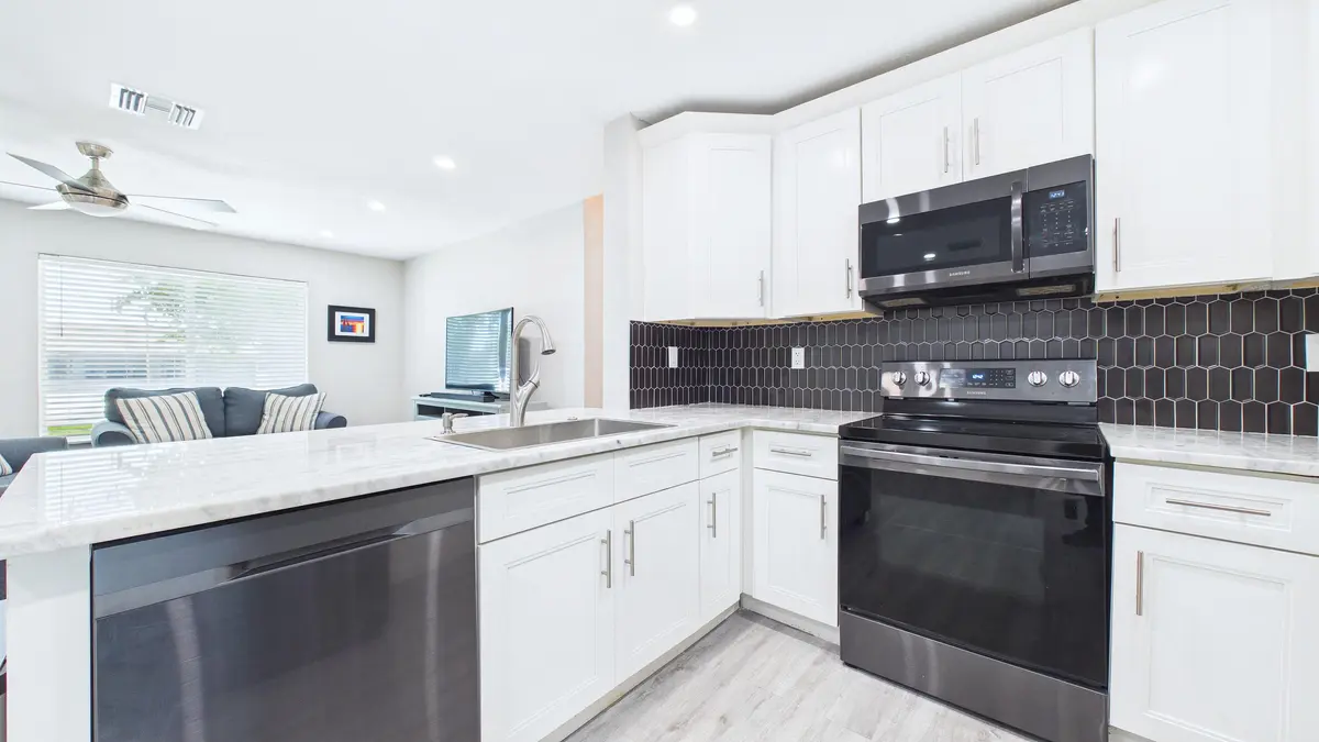 CAM06286G6-PR0024-STILL010 at 1485 SW 47th Terrace, Fort Lauderdale