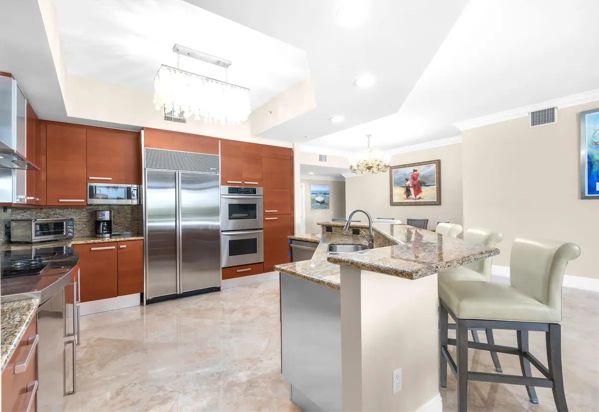 Open Granite Kitchen at 701 SE 21st Avenue 304, Deerfield Beach