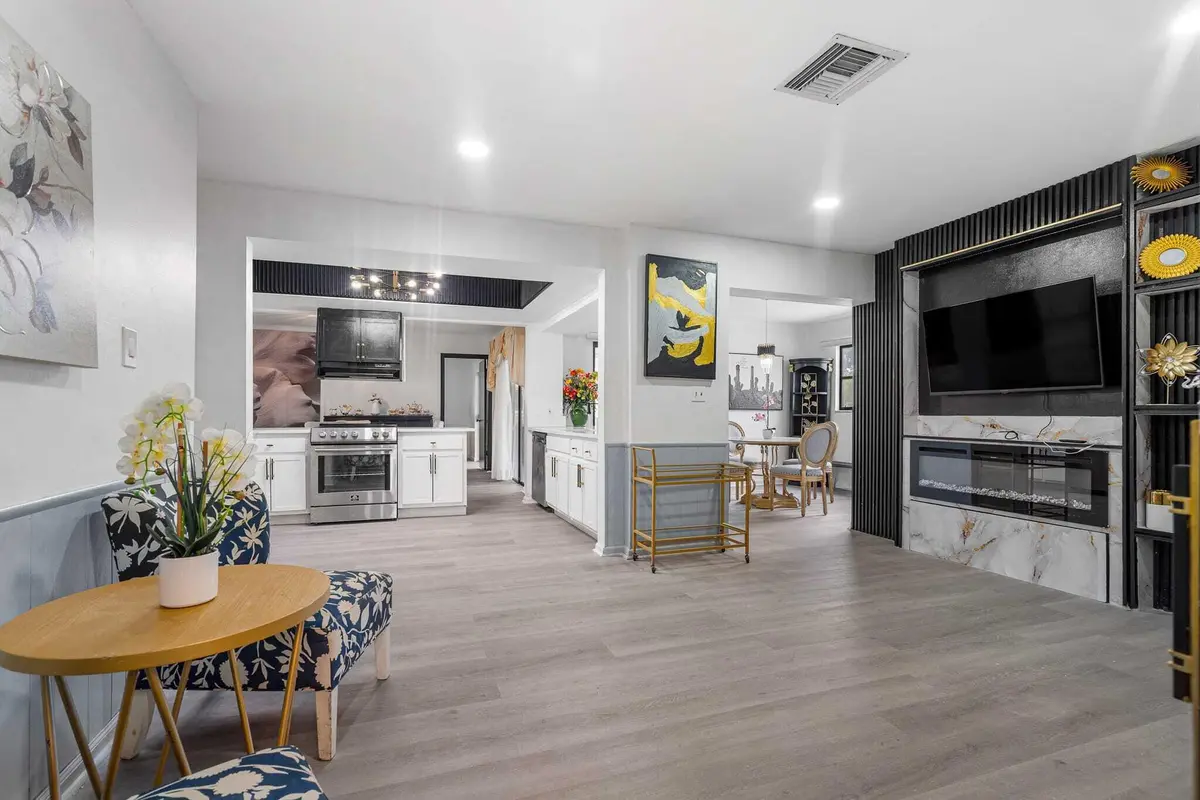 Living at 8548 NW 24th Court, Coral Springs