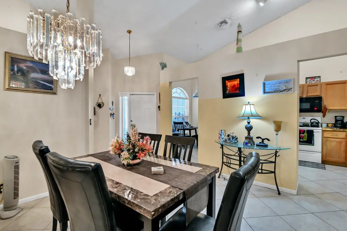 10 Dining room 02 at 8072 Key West Lane, Boynton Beach