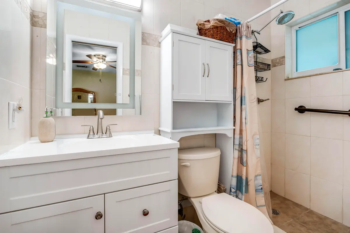 Bathroom 2 at 6270 Sherman Street, Hollywood