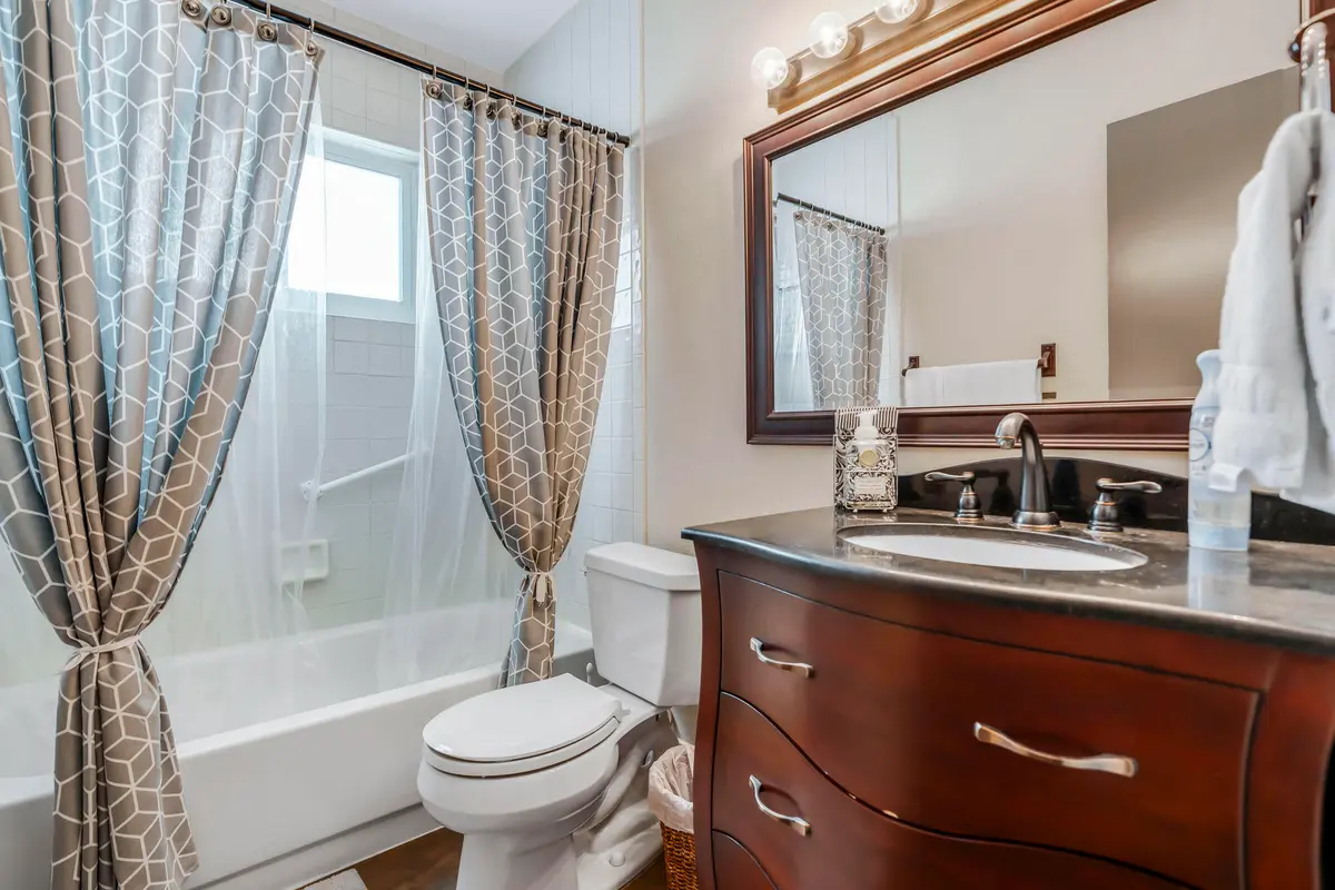 Bathroom 1 at 6270 Sherman Street, Hollywood