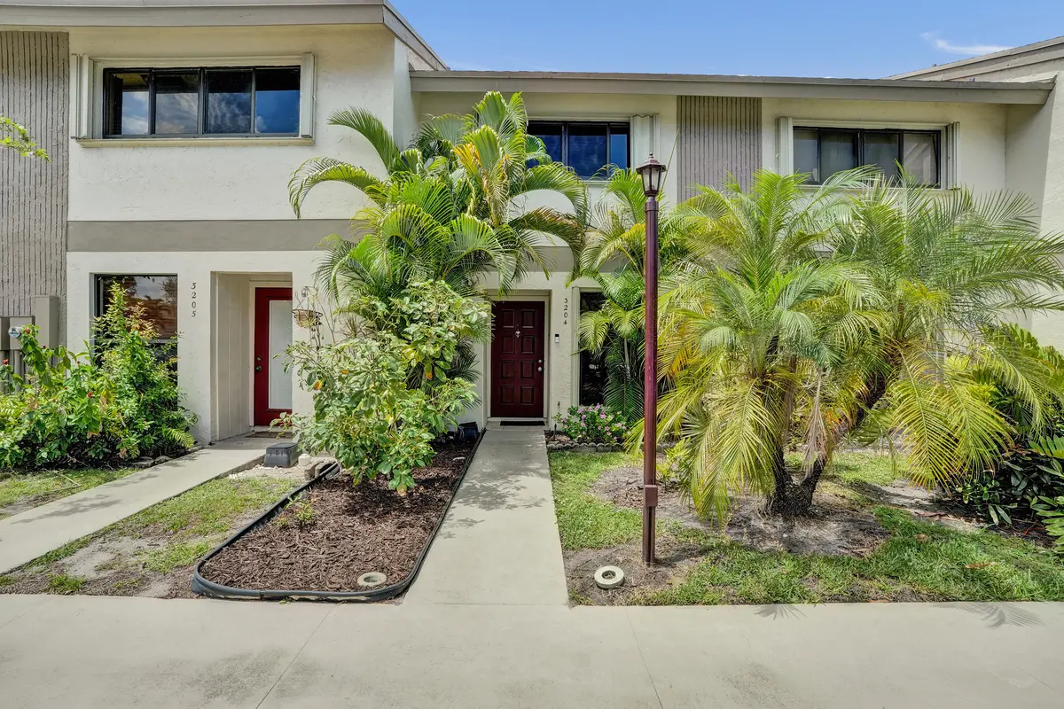 DSC00928 at 3028 S Oakland Forest Drive 3204, Oakland Park