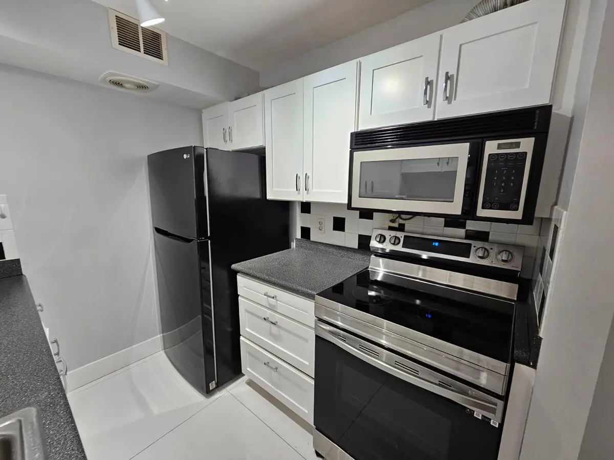 2148 SHERWOOD_KITCHEN3 at 2148 Sherwood Forest Boulevard 4, West Palm Beach