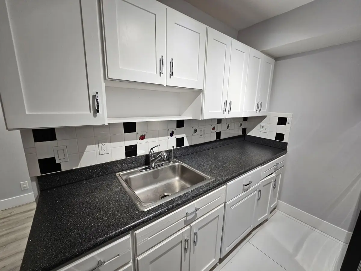 2148 SHERWOOD_KITCHEN2 at 2148 Sherwood Forest Boulevard 4, West Palm Beach