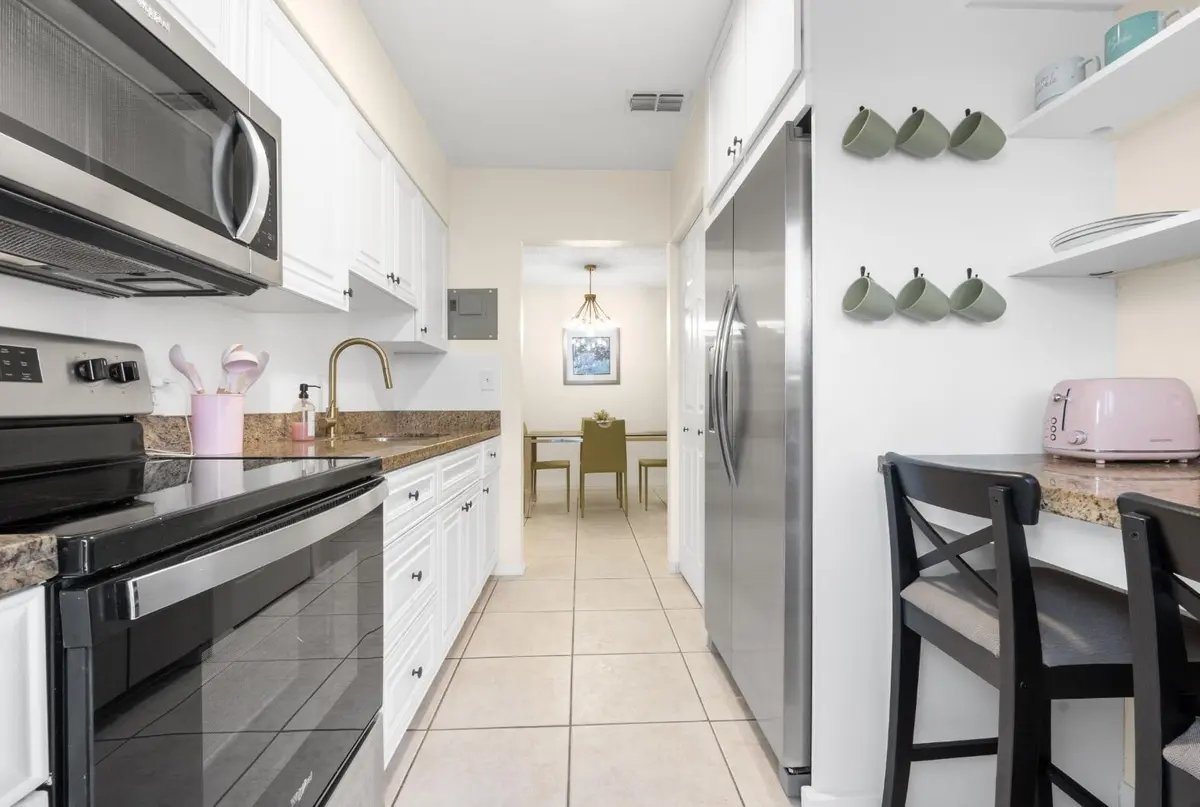 2 Bed / 2 Bath - Kitchen at 1539-1541 NE 15th Avenue, Fort Lauderdale