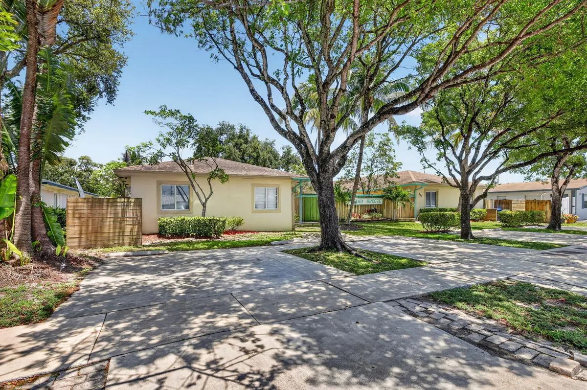 1-web-or-mls-699A8653 at 305 SW 16th Street, Fort Lauderdale
