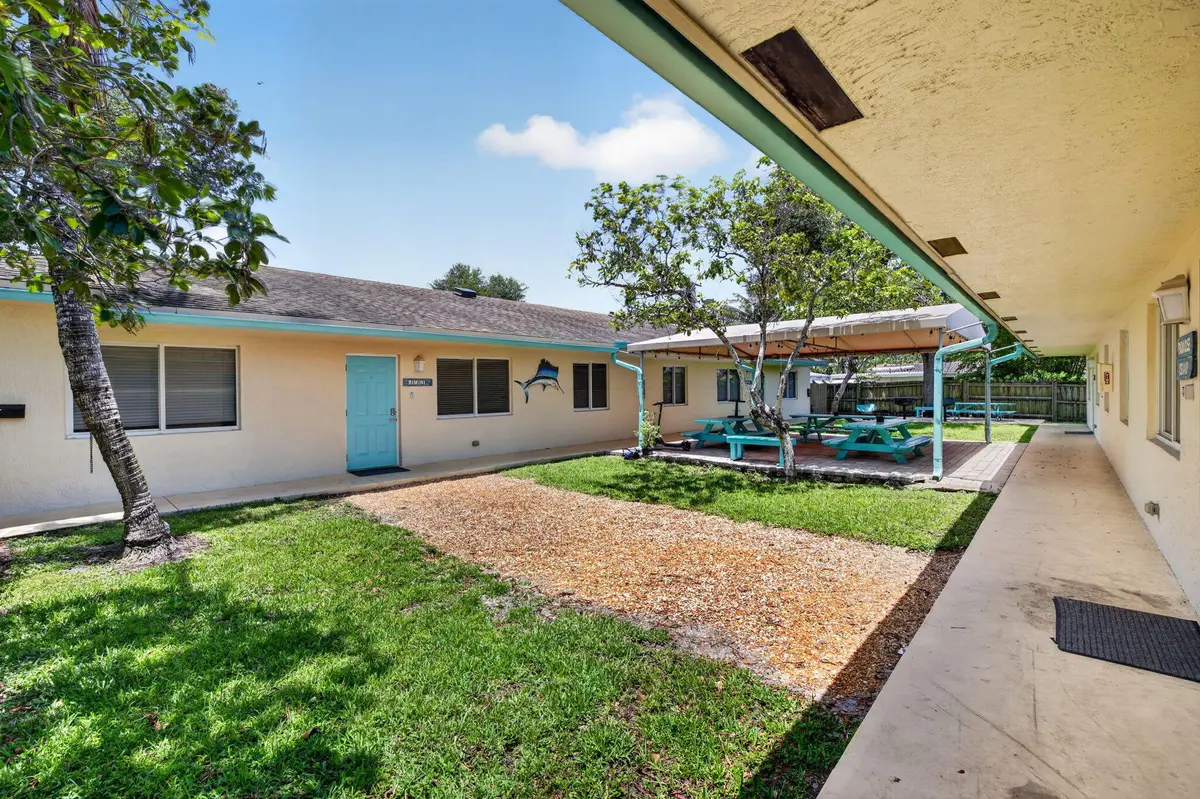 6-web-or-mls-699A8728 at 305 SW 16th Street, Fort Lauderdale