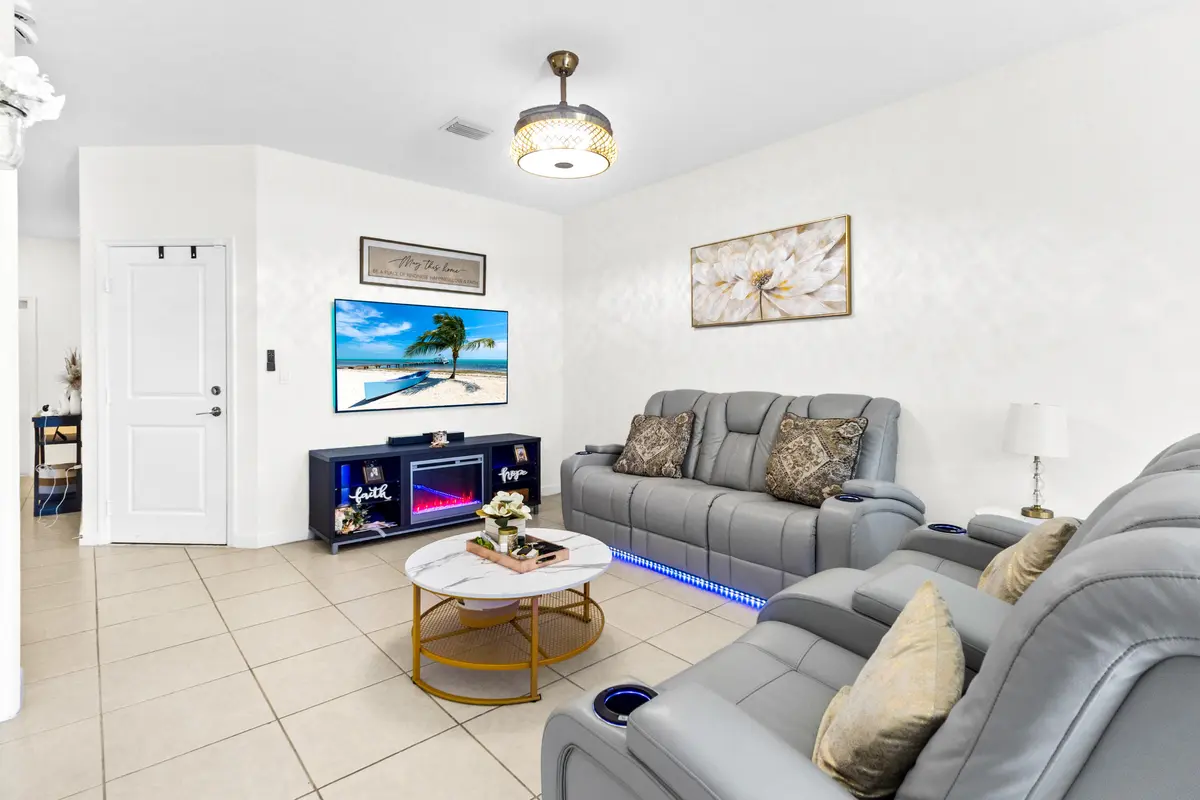 2688 NW 55th Ter Lauderhill FL-3255by Pw at 2688 NW 55th Terrace, Lauderhill