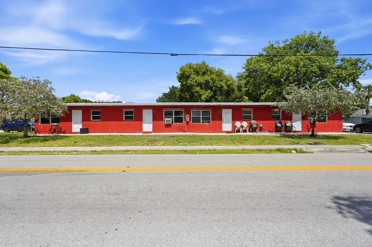 02_dsc_0287 at 840 NW 3rd Street 1-4, Fort Lauderdale