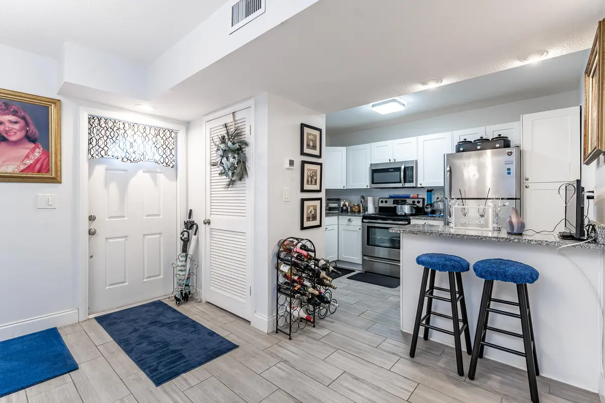 7. Kitchen Foyer. jpeg at 8911 S Hollybrook Boulevard 306, Pembroke Pines