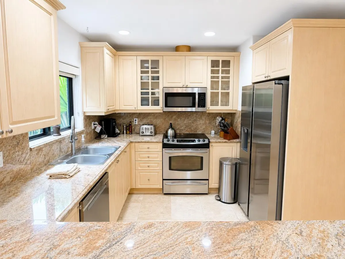 6-b142c09a-7b9f-42d2-8bb1-131abc3b1063 at 3082 Lime Court, Coconut Grove
