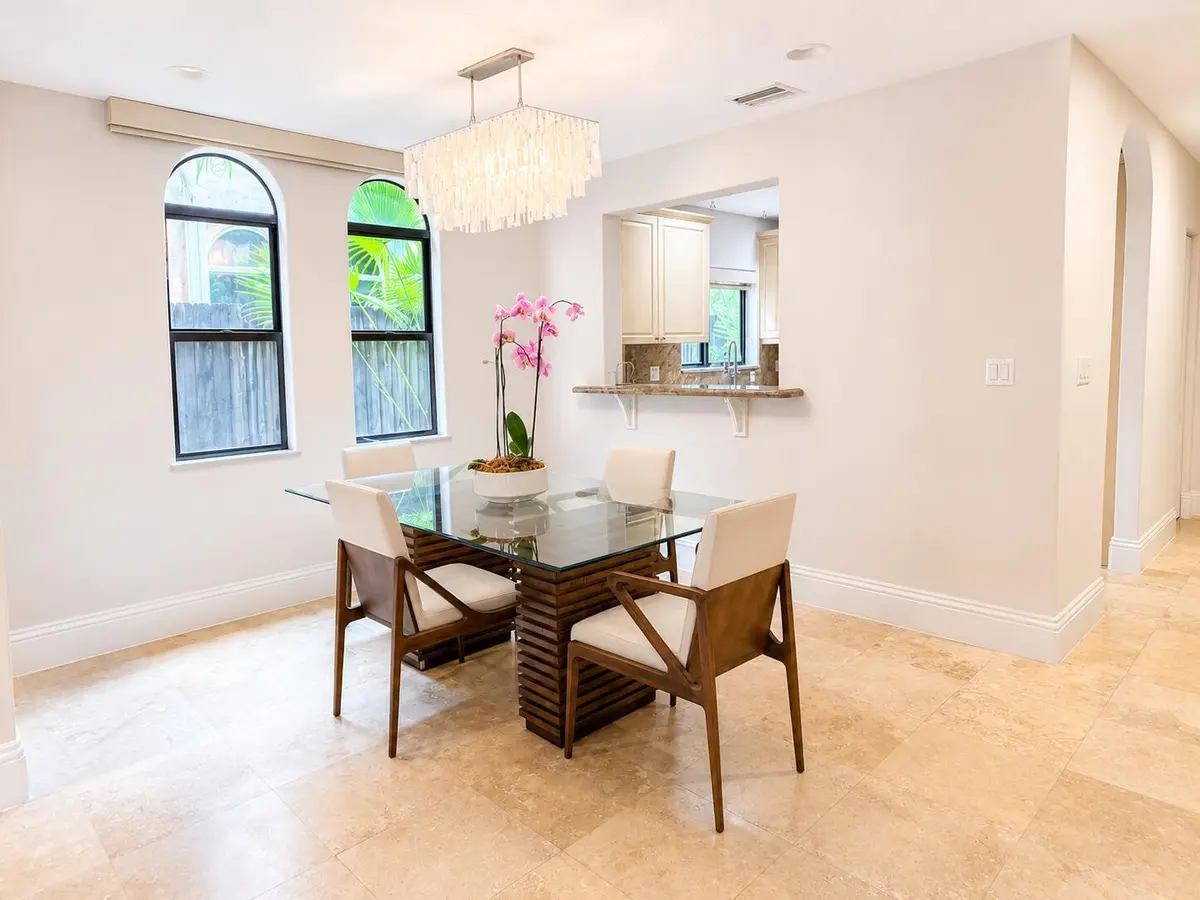 7-d8ec41ce-070a-4017-8ce8-d08991646052 at 3082 Lime Court, Coconut Grove