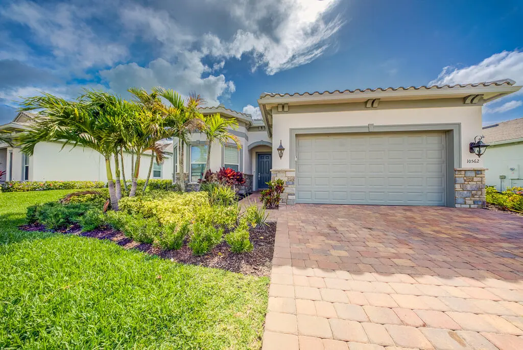MLS-3 at 10562 Northbrook Circle, Palm Beach Gardens