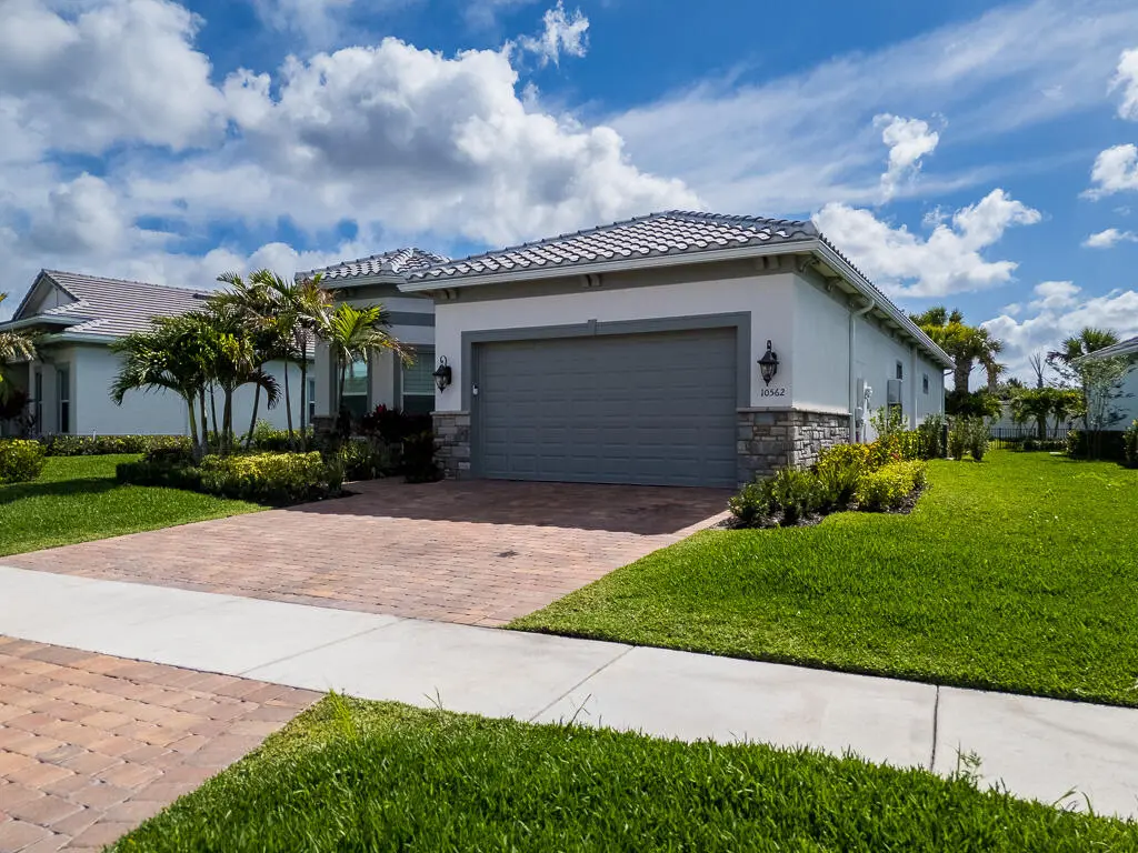 MLS-48 at 10562 Northbrook Circle, Palm Beach Gardens