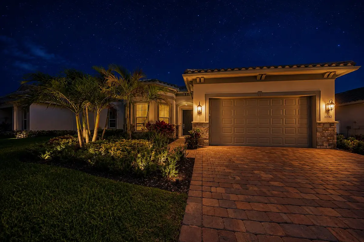 nighttime 2 at 10562 Northbrook Circle, Palm Beach Gardens