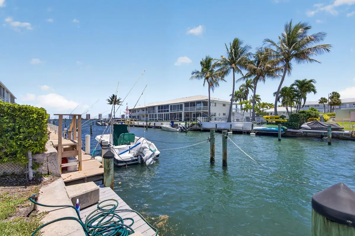 43-web-or-mls-5D1A0488 at 110 Wettaw Lane 202, North Palm Beach