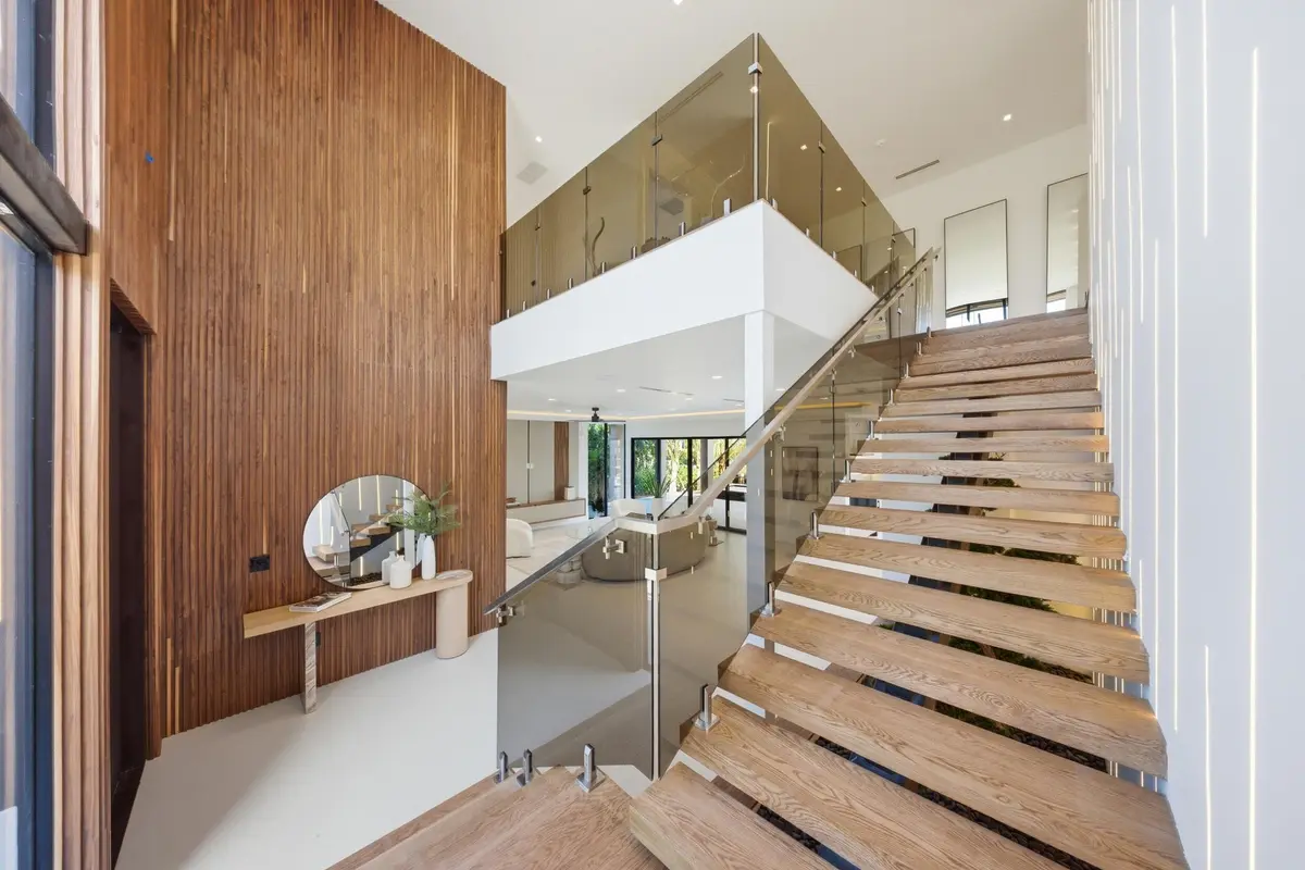 101__jjl5713 at 2360 NE 49th Street, Lighthouse Point