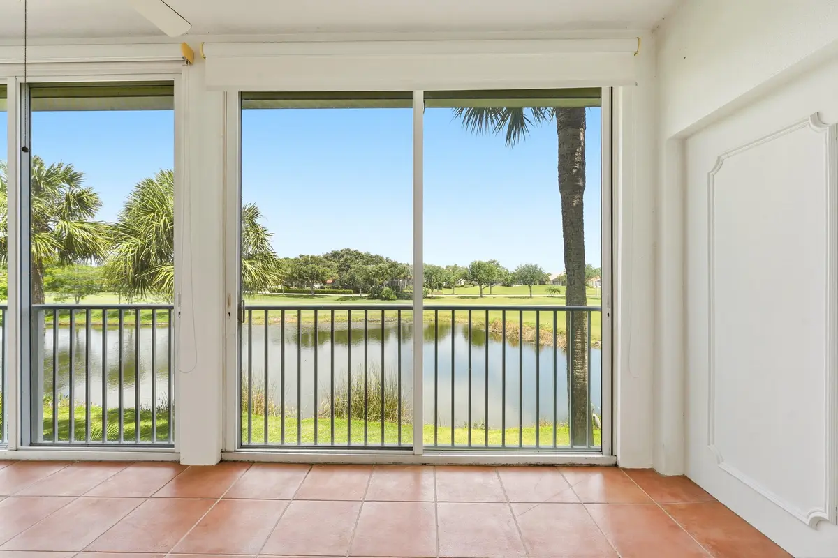 Sun room at 4775 S Harbor Drive 201, Vero Beach