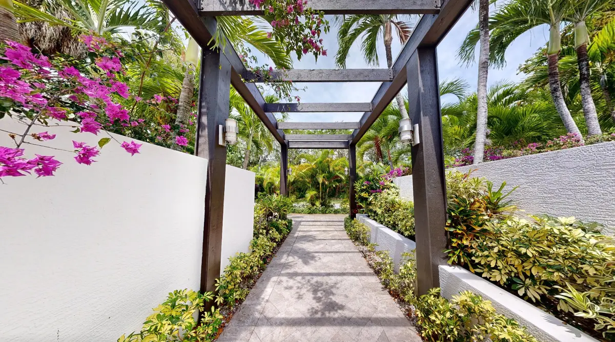 355-entry3 at 355 Oakview Drive, Delray Beach