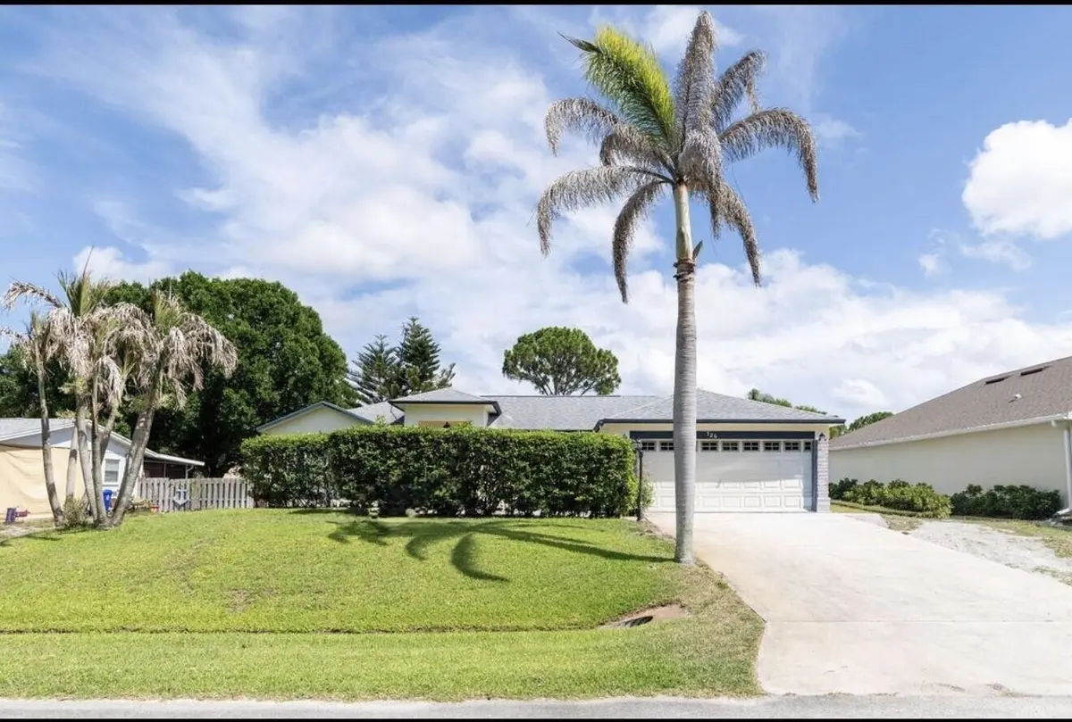 front at 726 Tuxedo Terrace, Sebastian