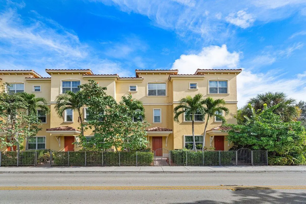 Front View at 224 S Federal Highway 4, Lake Worth Beach