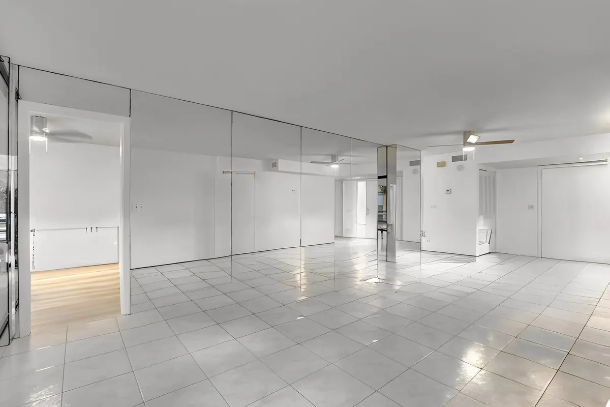 Virtual Staging AI - 16_dsc_1821 - Septe at 11255 Green Lake Drive 202, Boynton Beach