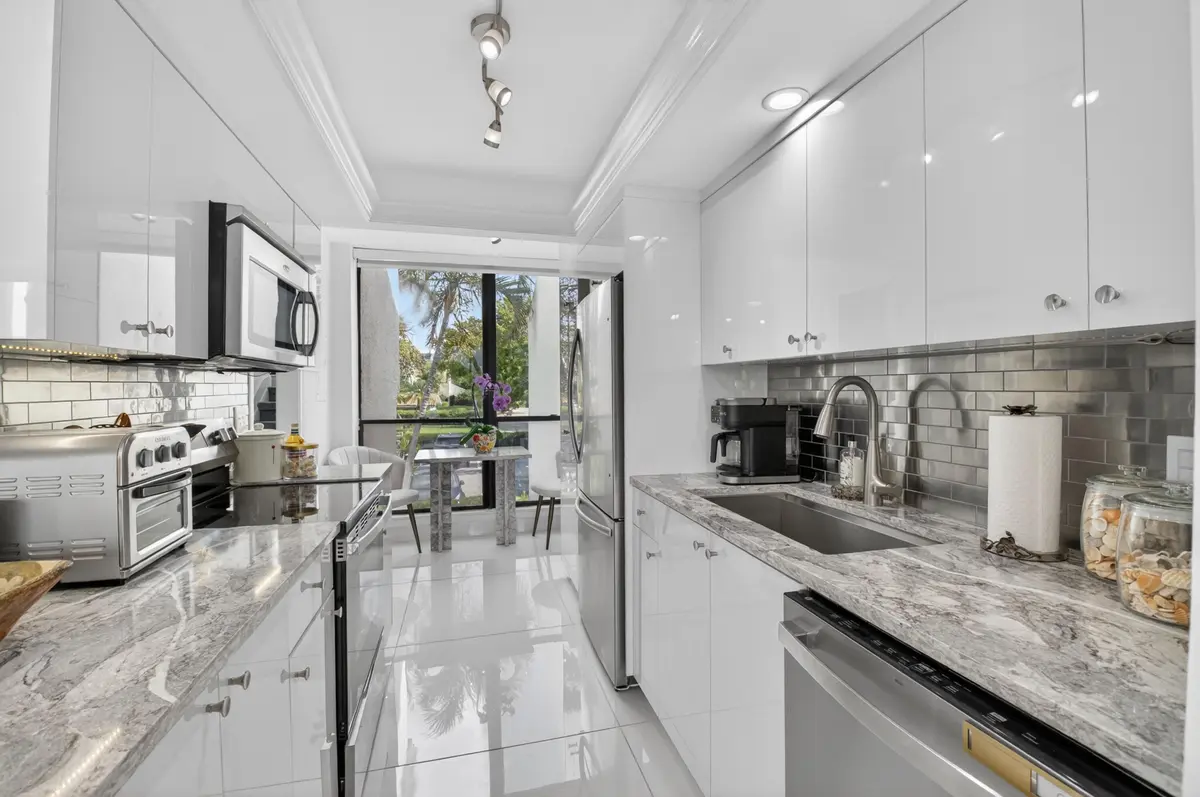 Kitchen at 804 Bridgewood Place, Boca Raton