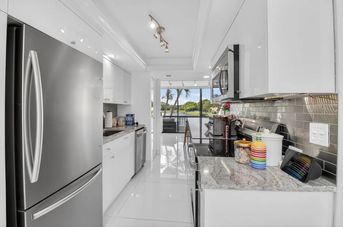 Kitchen at 804 Bridgewood Place, Boca Raton