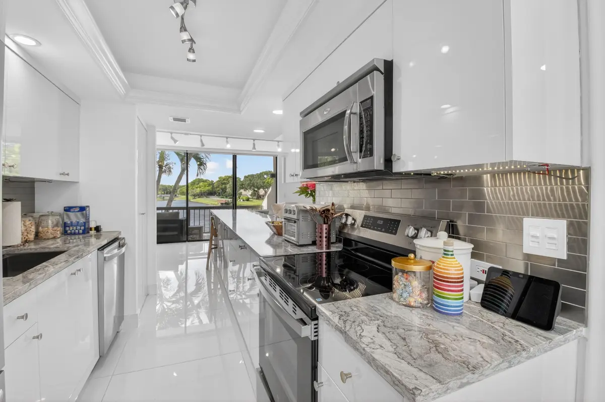 Kitchen at 804 Bridgewood Place, Boca Raton