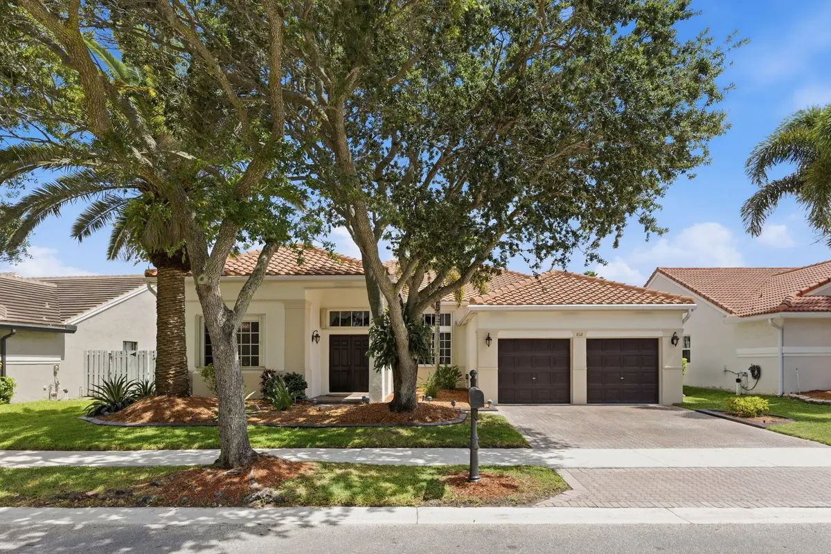 3-web-or-mls-AR Media 3 at 832 Heritage Drive, Weston