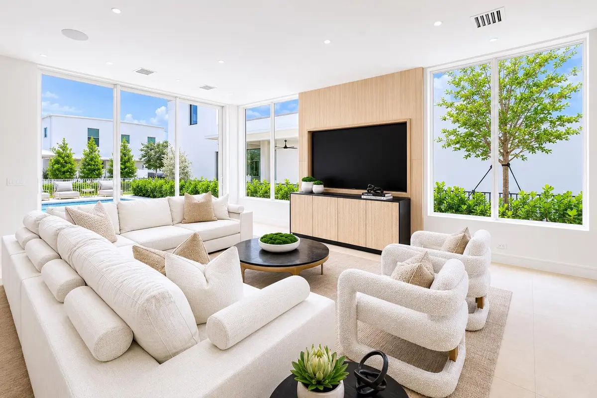 family room at 519 SE 4th Avenue, Delray Beach