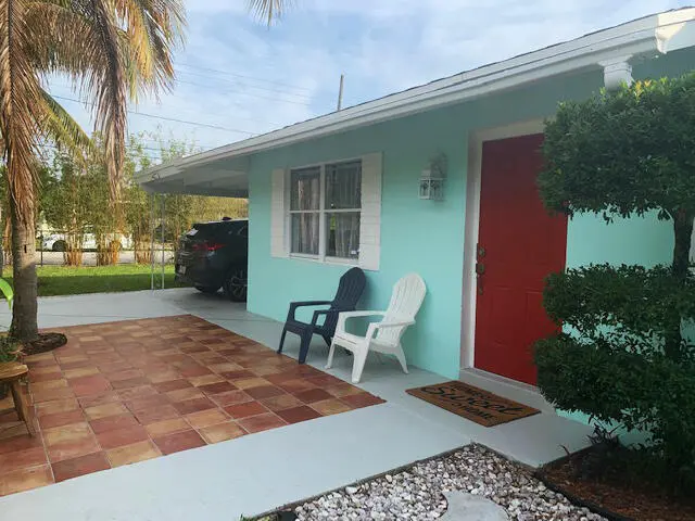 955 York Street, West Palm Beach, FL – photo 2