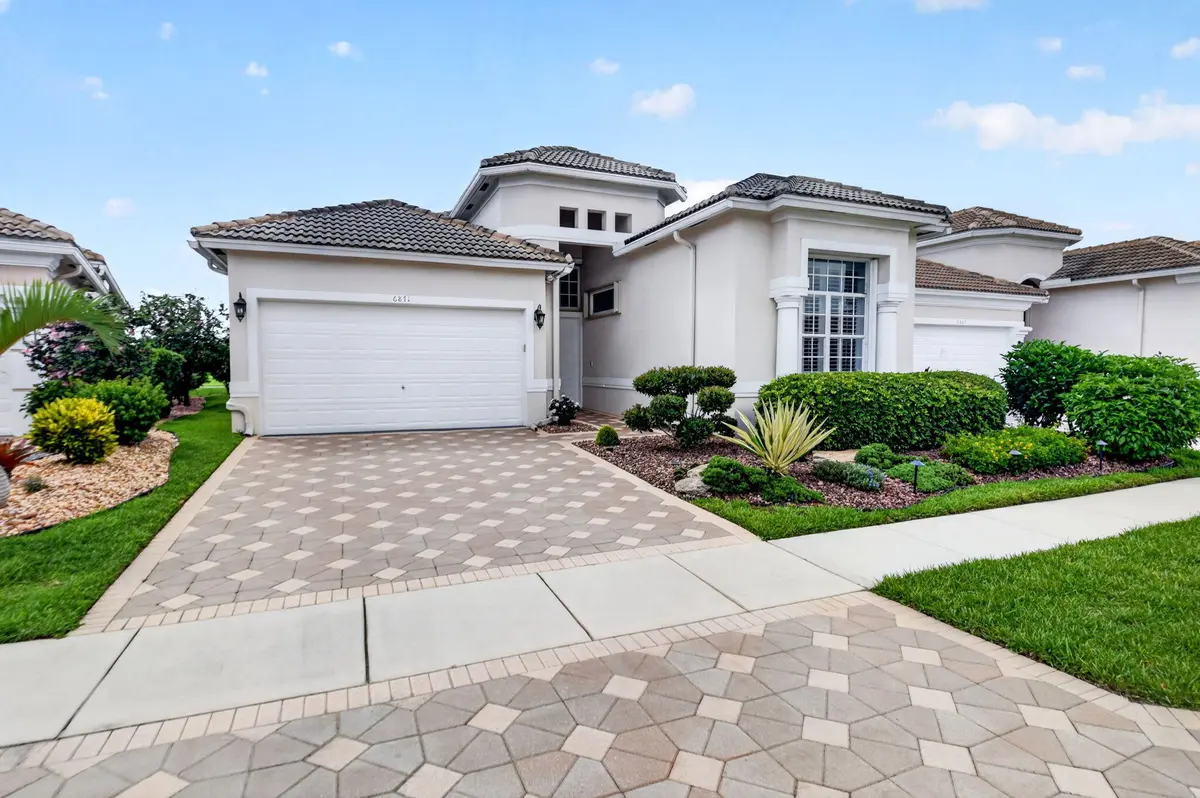 large driveway at 6871 Fairway Lakes Drive, Boynton Beach