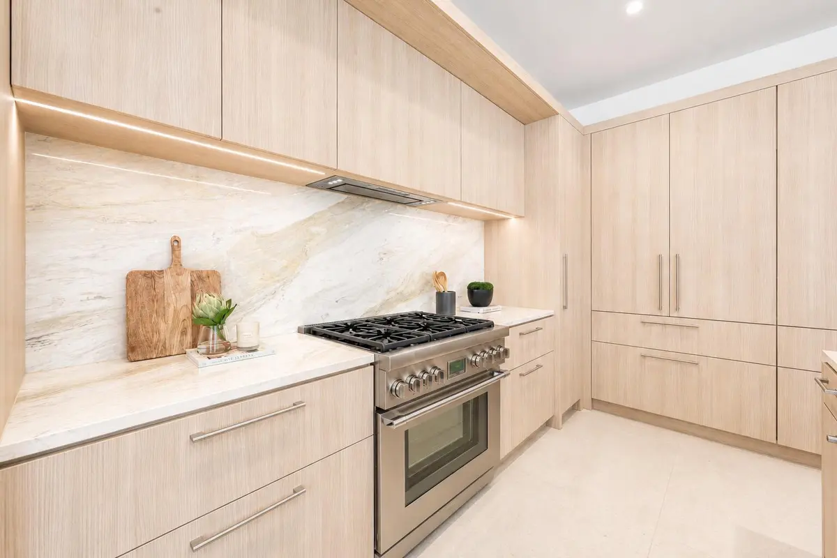 kitchen at 519 SE 4th Avenue, Delray Beach
