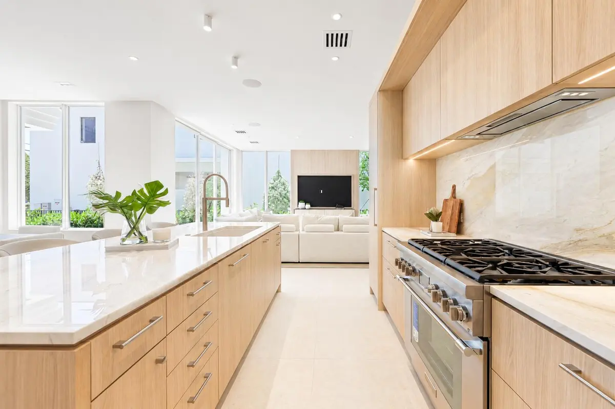 kitchen at 519 SE 4th Avenue, Delray Beach