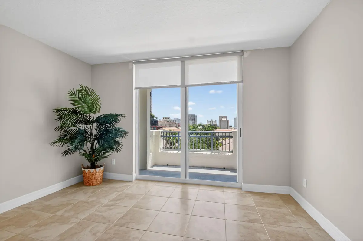 Living Room at 403 S Sapodilla Avenue 511, West Palm Beach