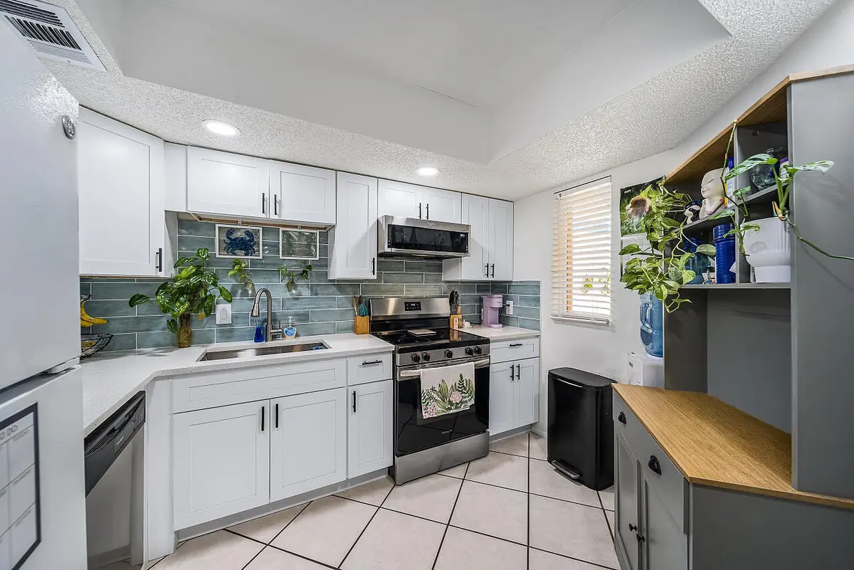 Clean Kitchen at 1507 SE Royal Green Circle 102, Port St. Lucie