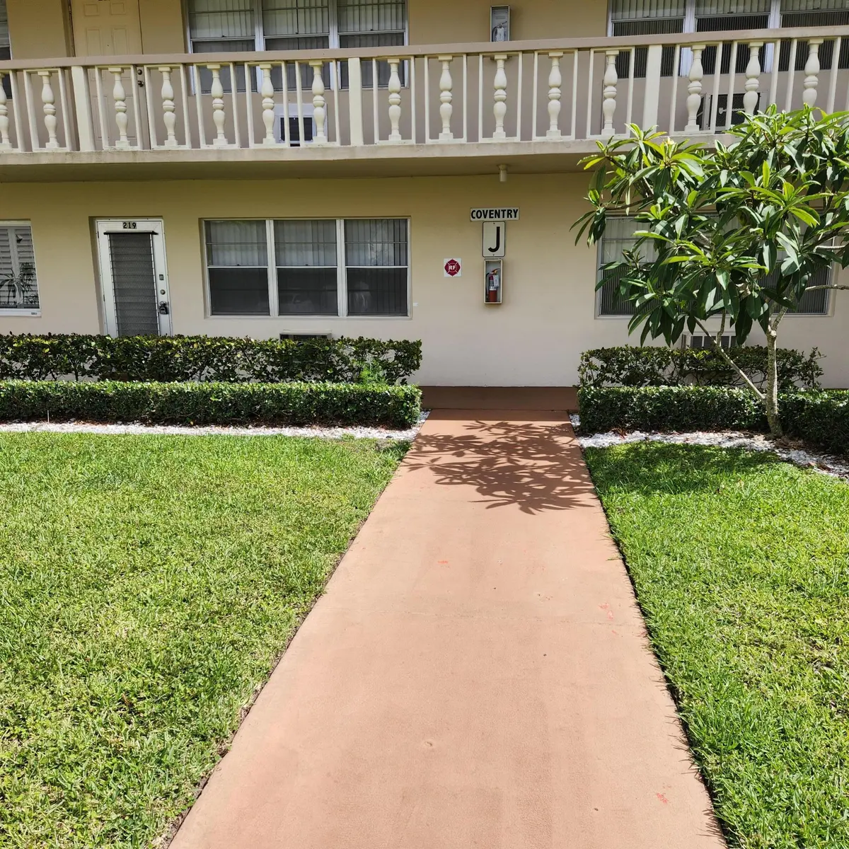 Front of Building at 219 Coventry J, West Palm Beach