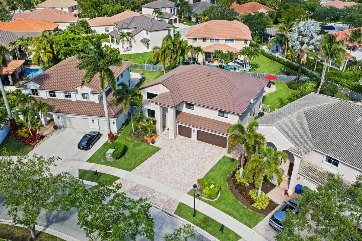 4-web-or-mls-978-greenwood-rd at 978 Greenwood Road, Weston