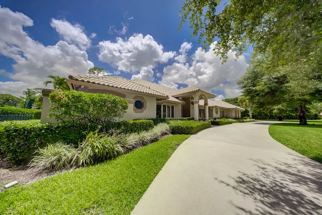 MLS-6 at 13406 Doubletree Circle, Wellington